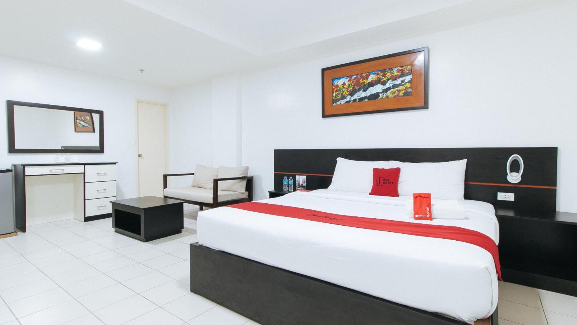 Reddoorz Plus At Evangelista Street Makati Μακάτι Εξωτερικό φωτογραφία