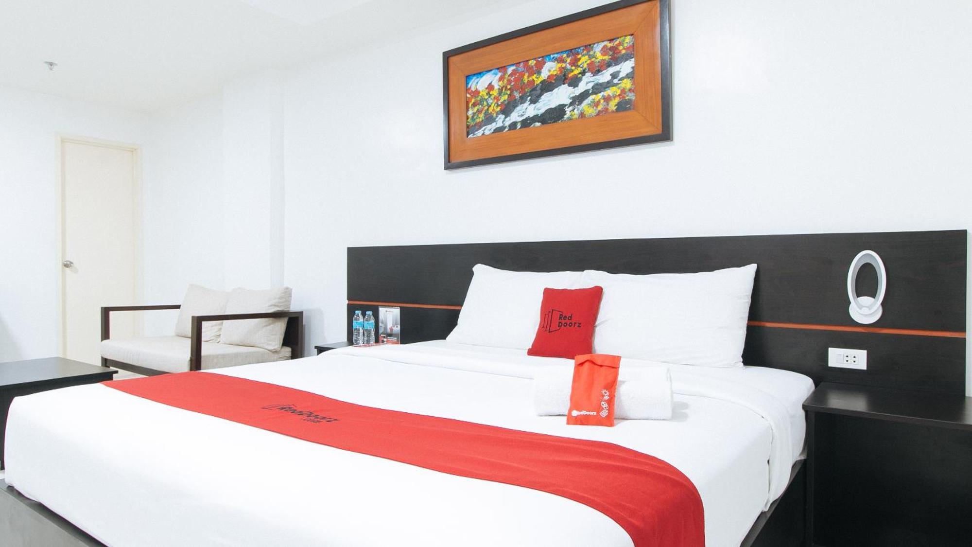 Reddoorz Plus At Evangelista Street Makati Μακάτι Εξωτερικό φωτογραφία