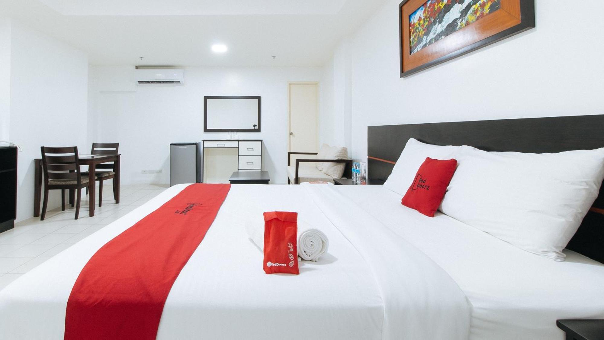 Reddoorz Plus At Evangelista Street Makati Μακάτι Εξωτερικό φωτογραφία