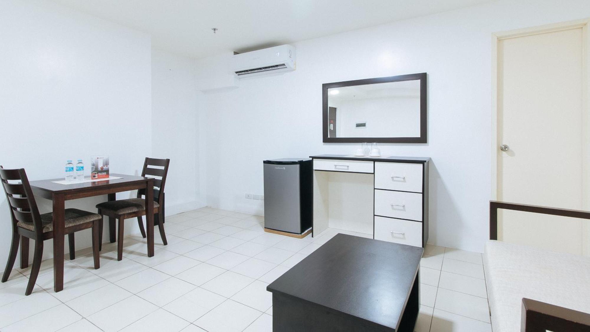 Reddoorz Plus At Evangelista Street Makati Μακάτι Εξωτερικό φωτογραφία