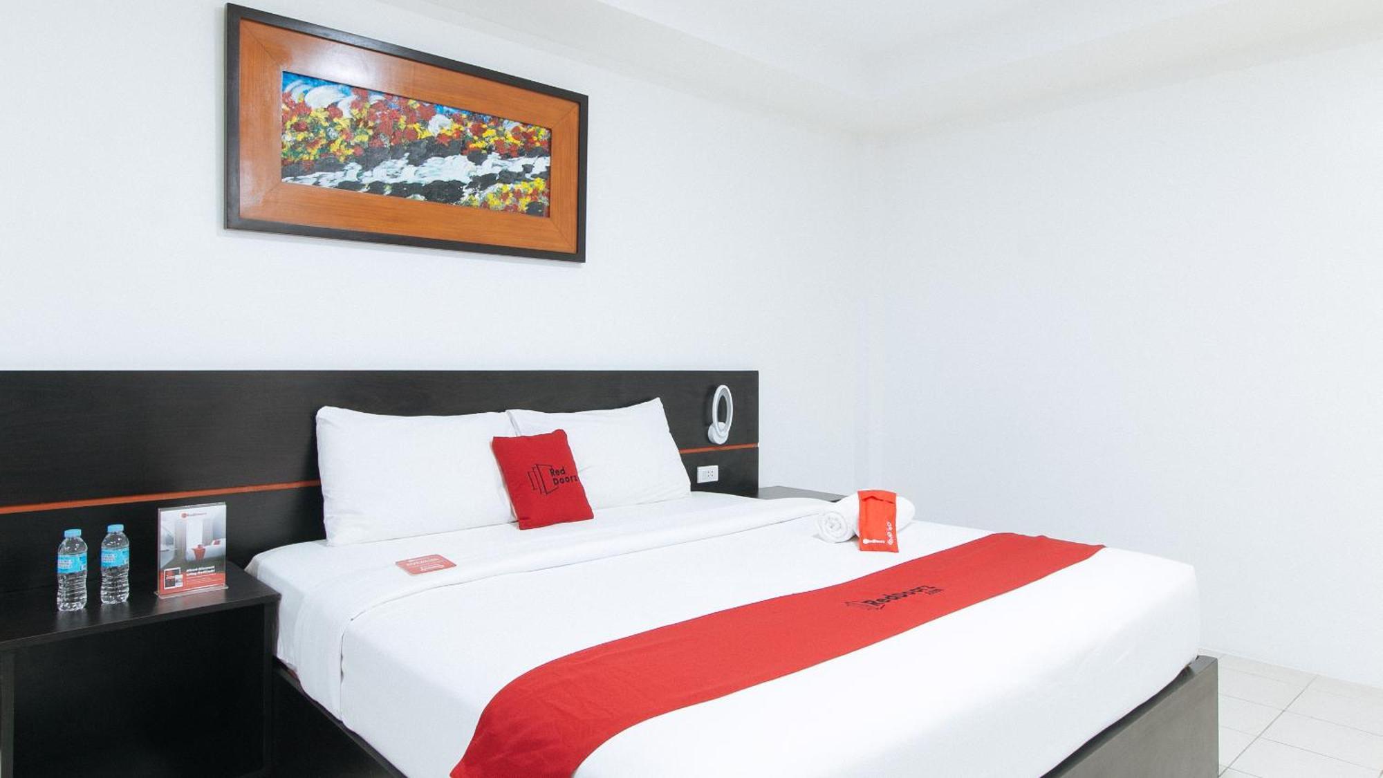 Reddoorz Plus At Evangelista Street Makati Μακάτι Εξωτερικό φωτογραφία