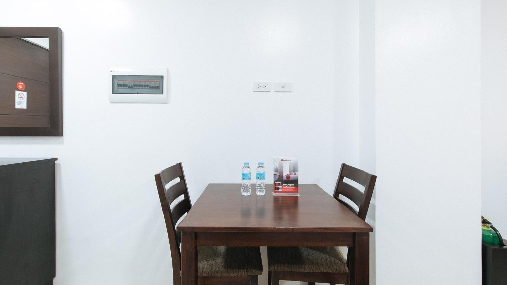 Reddoorz Plus At Evangelista Street Makati Μακάτι Εξωτερικό φωτογραφία
