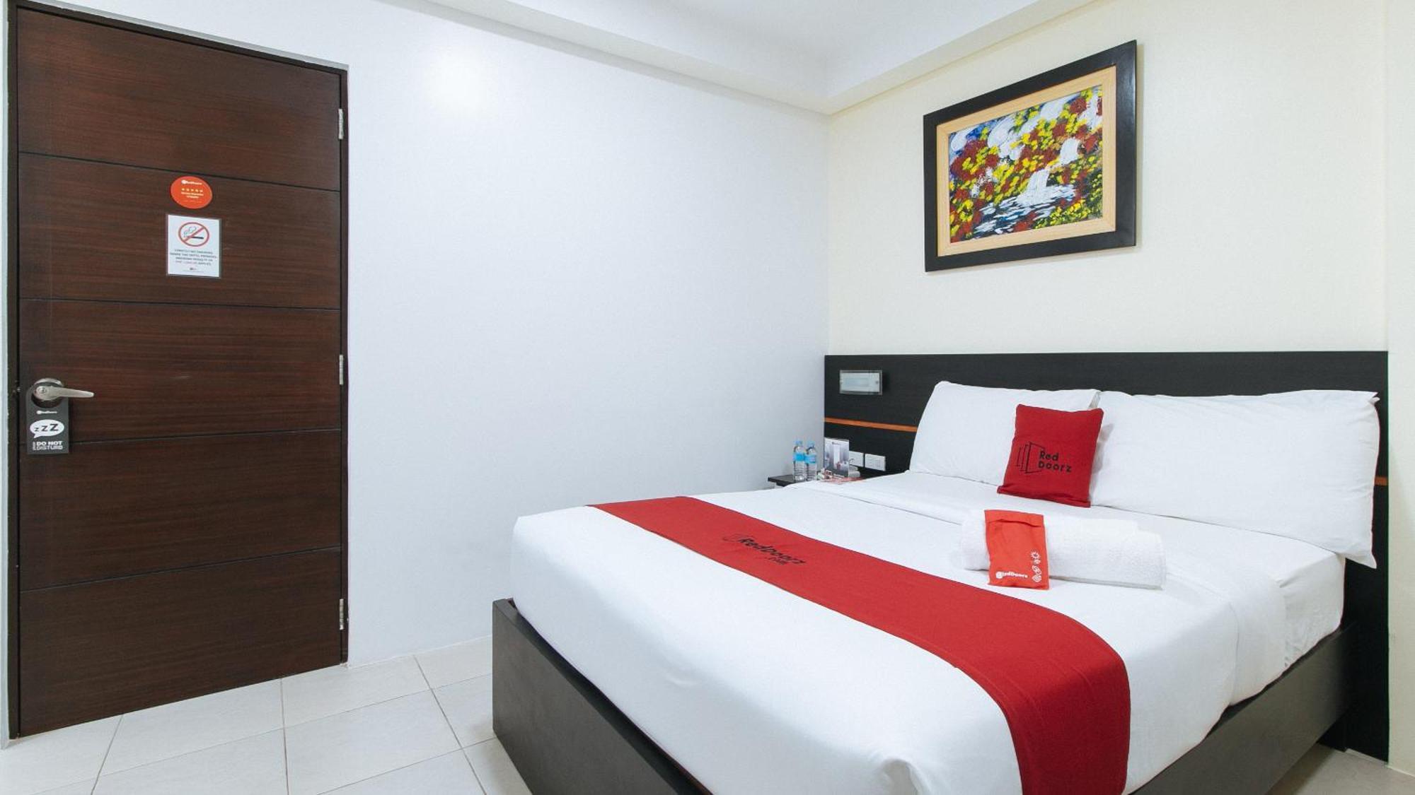 Reddoorz Plus At Evangelista Street Makati Μακάτι Εξωτερικό φωτογραφία
