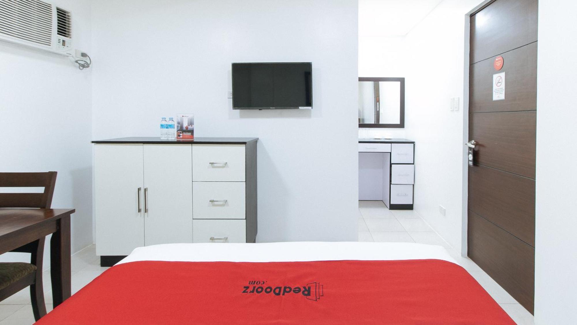 Reddoorz Plus At Evangelista Street Makati Μακάτι Εξωτερικό φωτογραφία