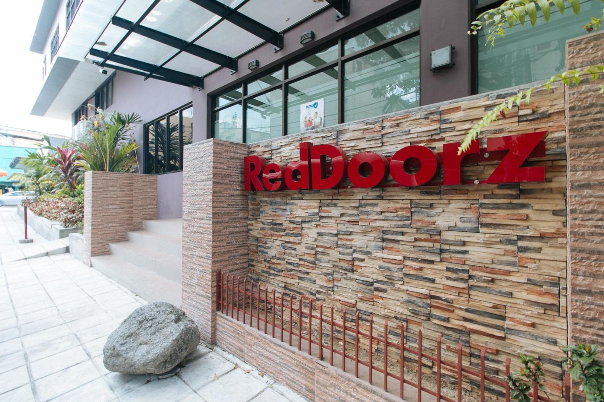 Reddoorz Plus At Evangelista Street Makati Μακάτι Εξωτερικό φωτογραφία