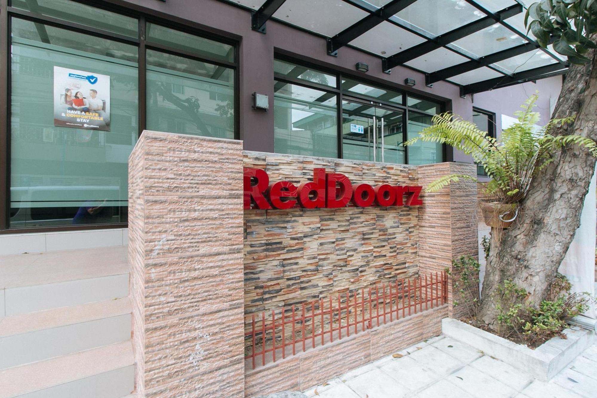 Reddoorz Plus At Evangelista Street Makati Μακάτι Εξωτερικό φωτογραφία