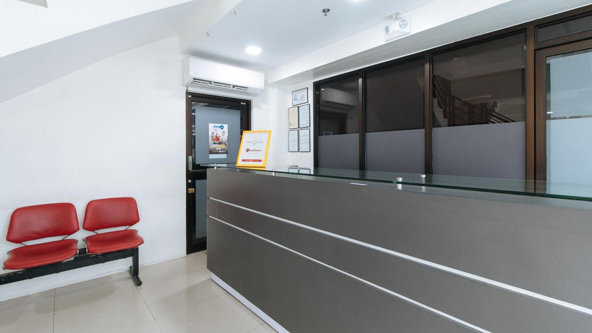 Reddoorz Plus At Evangelista Street Makati Μακάτι Εξωτερικό φωτογραφία