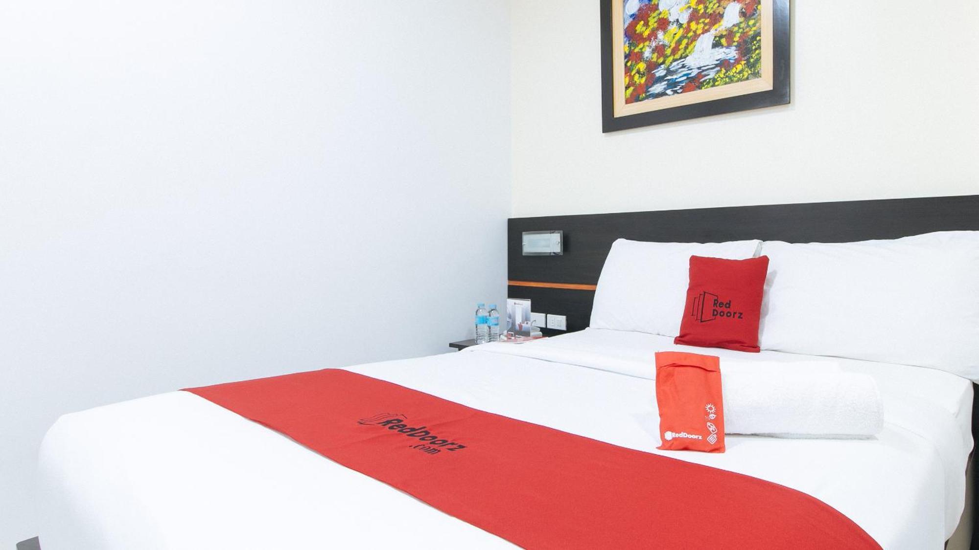 Reddoorz Plus At Evangelista Street Makati Μακάτι Εξωτερικό φωτογραφία