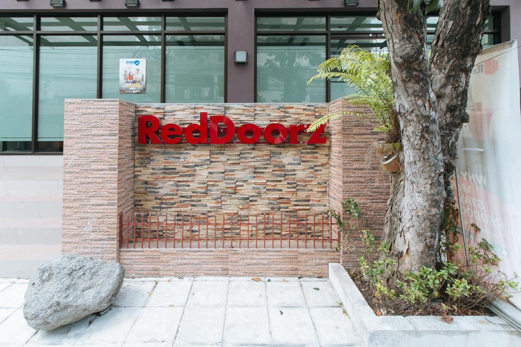 Reddoorz Plus At Evangelista Street Makati Μακάτι Εξωτερικό φωτογραφία
